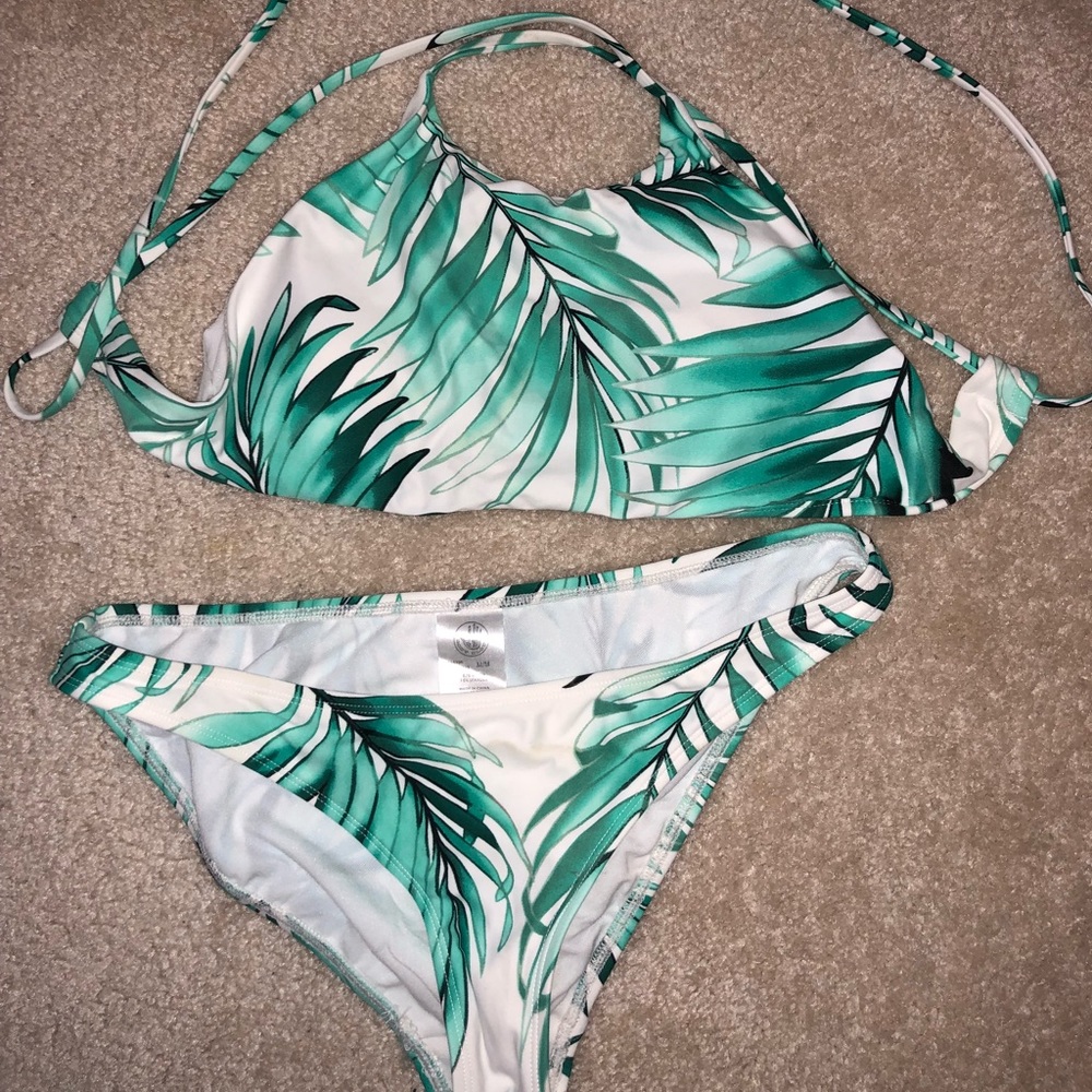 Body glove swim suit.